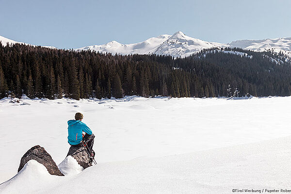 Snow hiking 