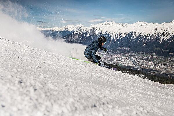 [Translate to 01_EN:] Skifahren am Glungezer ©tourismusverbandhallwattens