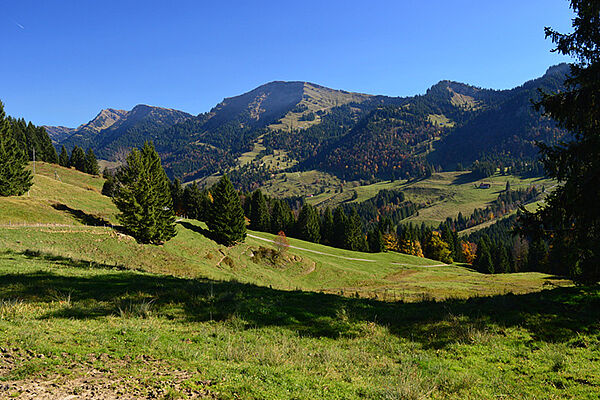 Blick auf die Alpenkette Nagelflueh bei Oberstaufen