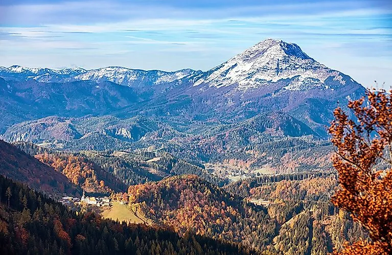 Paesaggio montano autunnale vicino ad Annaberg con vista sull'Ötscher in Bassa Austria