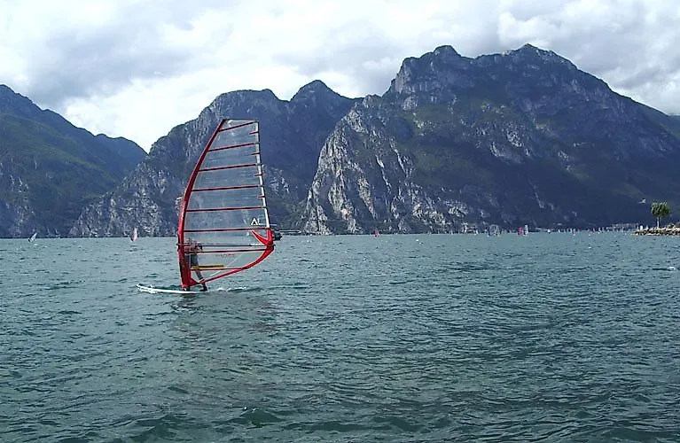 Windsurfen in Bardolino am Gardasee
