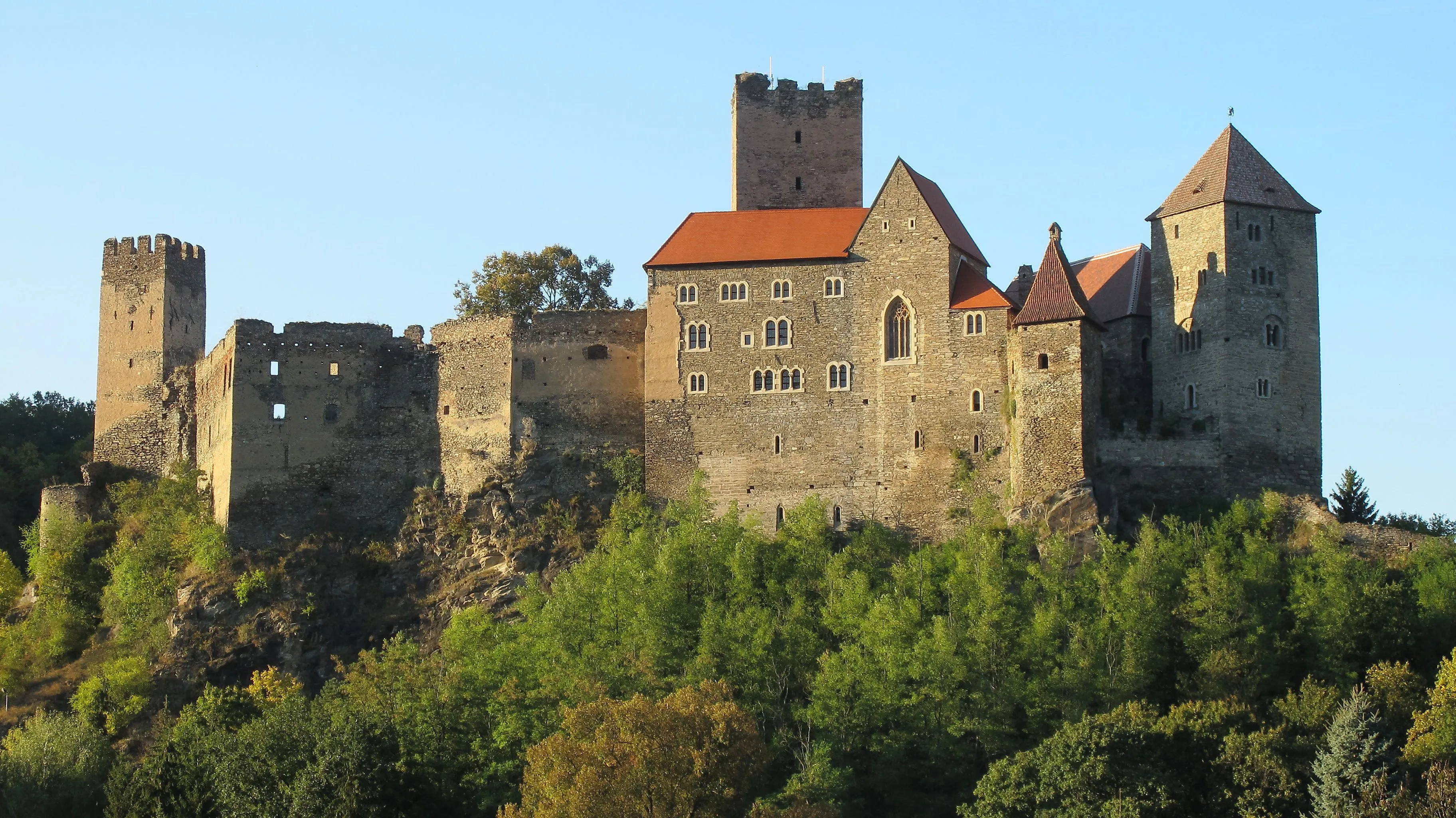 Hardegg Castle on rocks in the Thayatal National Park in late summer light