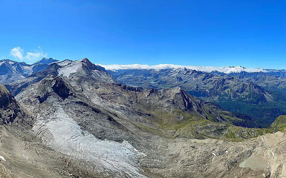 Aussicht auf die Hohen Tauern vom Kitzsteinhorn im Sommer