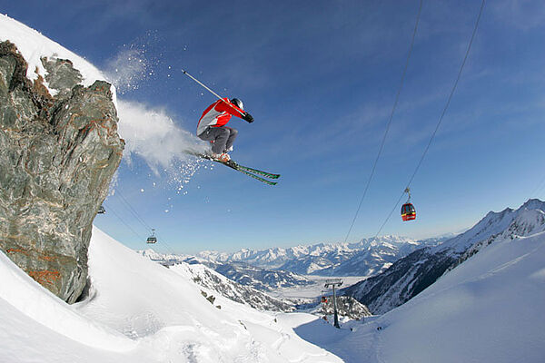 Skiing at the glacier Kitzsteinhorn 