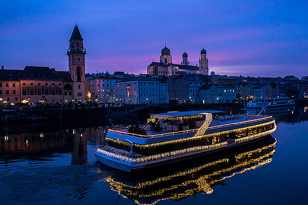 Bootsfahrt bei Nacht © Stadt Passau