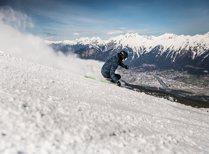 [Translate to 01_EN:] Skifahren am Glungezer ©tourismusverbandhallwattens