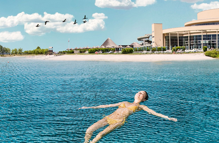 Summer time at the St. Martins Therme in Frauenkirchen © St. Martins Therme & Lodge_Peter Rigaud